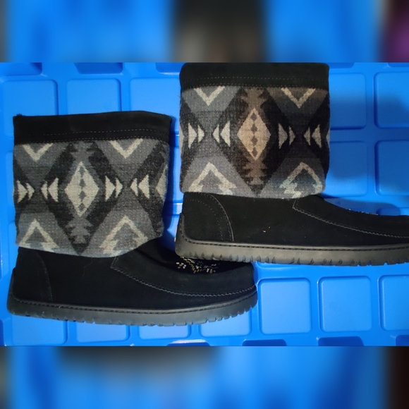 Manitobah Mukluks Women's Tribal Mid-Calf Boots L10M8 - Picture 3 of 5